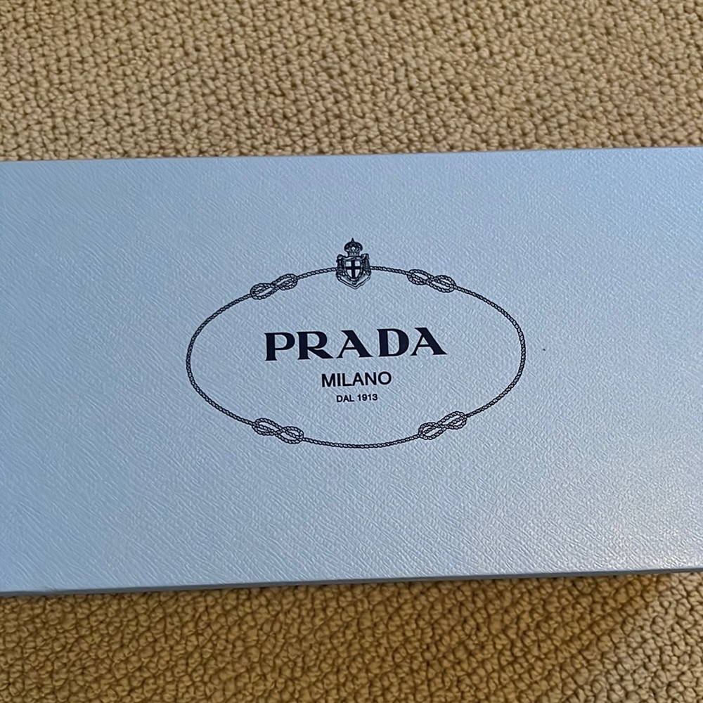 Prada Slides